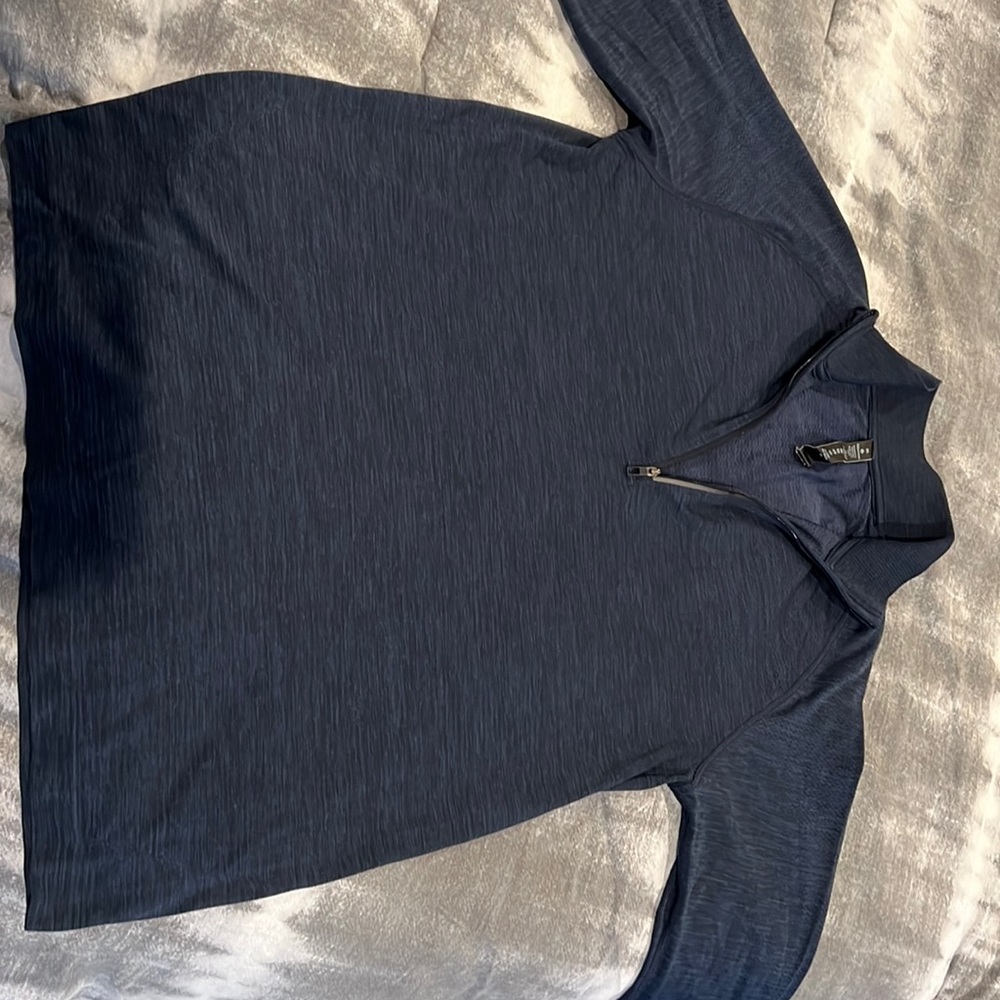 LULULEMON LONG SLEEVE COLLAR TEE. IN PERFECT CONDITION.